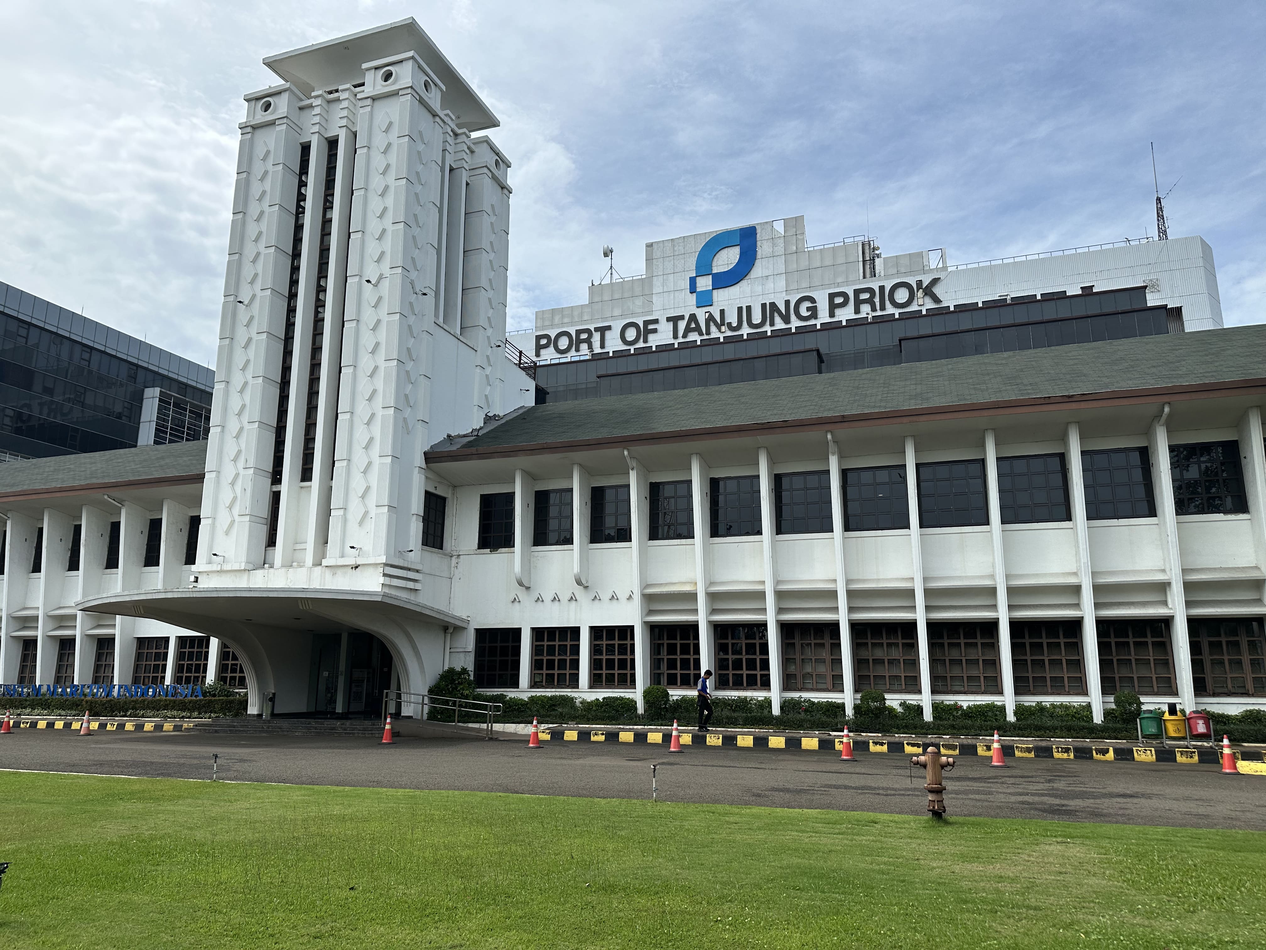 GEDUNG MUSEUM MARITIM INDONESIA